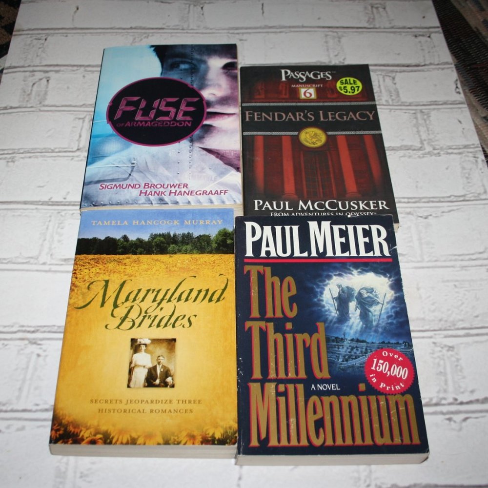 Brand new /like new book lot 4 books (bh)